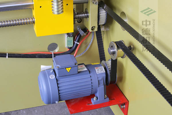 ZDP-4022強扭矩電機，后退料迅速，鋼絲同步帶精確更靜音.jpg
